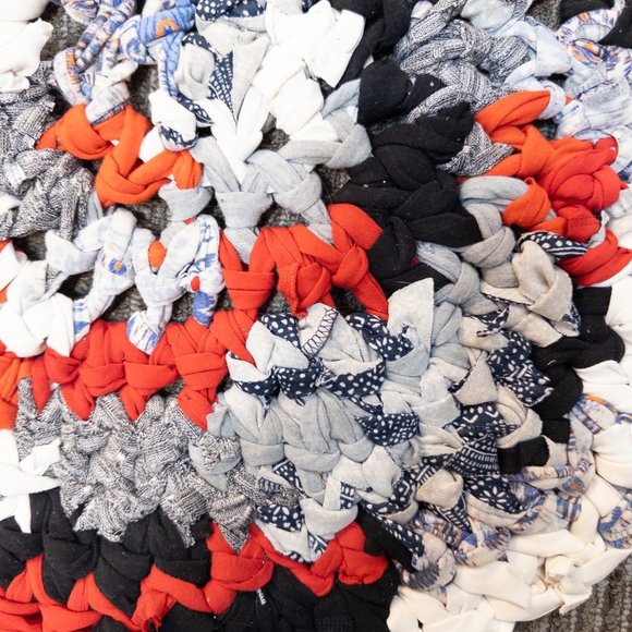 Upcycled Rag Rug Boho Red Black White 21" Round Handmade - Picture 5 of 6